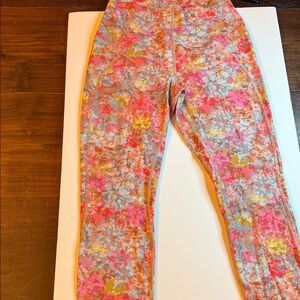 Lululemon Athletica Women’s Floral Leggings - Pink, Yellow, Gray NWOT size 8 7/8
